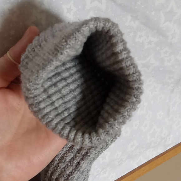 Medium Denver Hayes sweater EUC - Picture 4 of 5